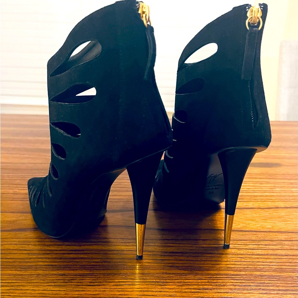 BLACK Giuseppe Zanotti Stiletto Designer Booties, Suede, Cutout, Great condition